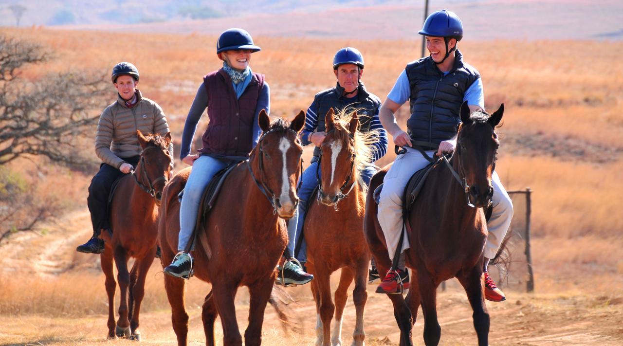 Berghouse And Cottages Langkloof Екстер'єр фото
